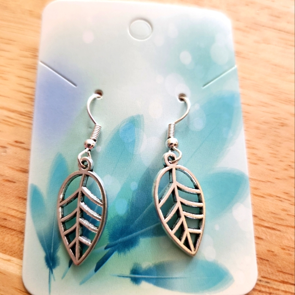 Stunning silver leaf earrings